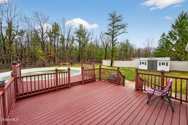 16 Glenview Drive, Scotia, NY 12302