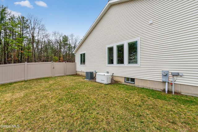 16 Glenview Drive, Scotia, NY 12302