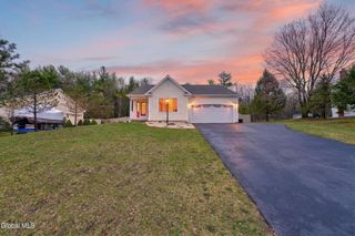 16 Glenview Drive, Scotia, NY 12302