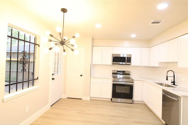 3210 Wuthering Heights Drive, Houston, TX 77045