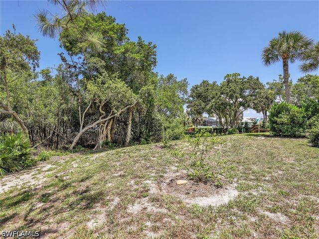 25251 Bay Cedar DR, Bonita Springs, FL 34134