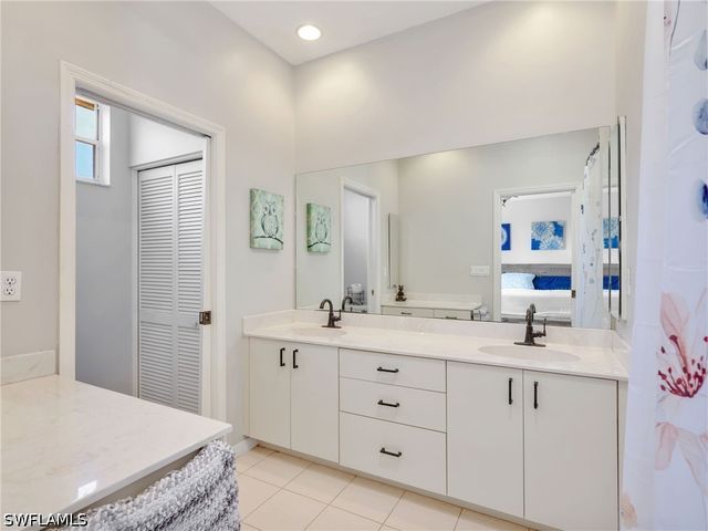 25251 Bay Cedar DR, Bonita Springs, FL 34134