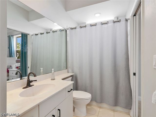 25251 Bay Cedar DR, Bonita Springs, FL 34134