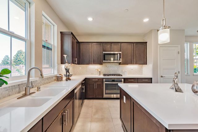 25899 Dollar Street, Hayward, CA 94544