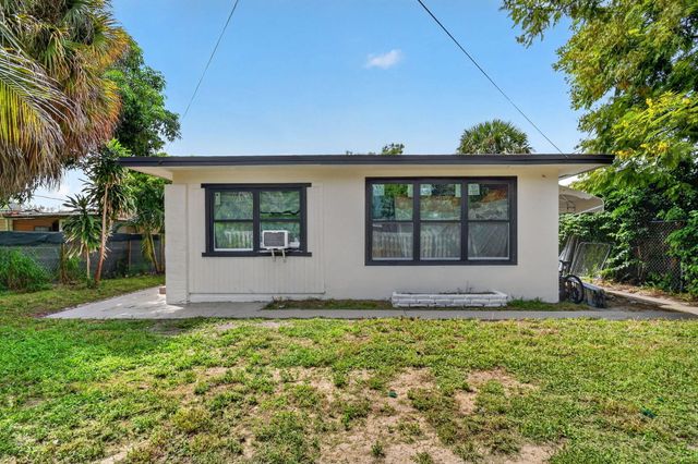 1020 S K Street, Lake Worth Beach, FL 33460