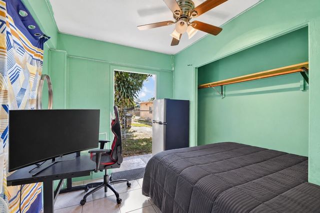 1020 S K Street, Lake Worth Beach, FL 33460