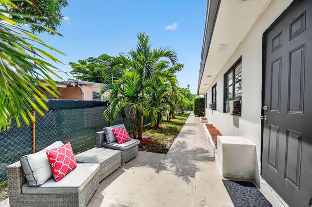 1020 S K Street, Lake Worth Beach, FL 33460