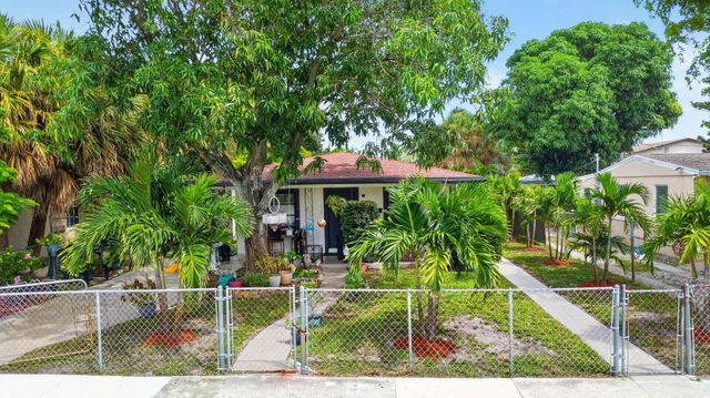1020 S K Street, Lake Worth Beach, FL 33460