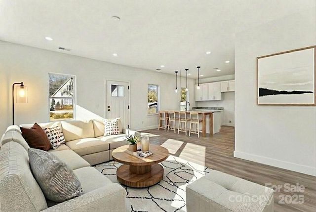 402 S Spargo Street, Dallas, NC 28034