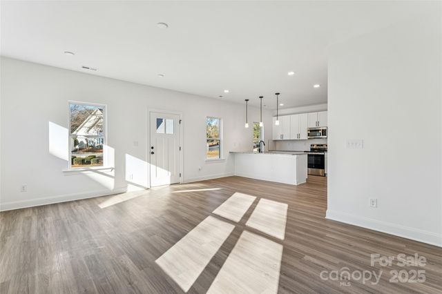 402 S Spargo Street, Dallas, NC 28034