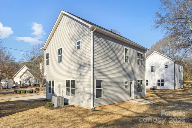 402 S Spargo Street, Dallas, NC 28034