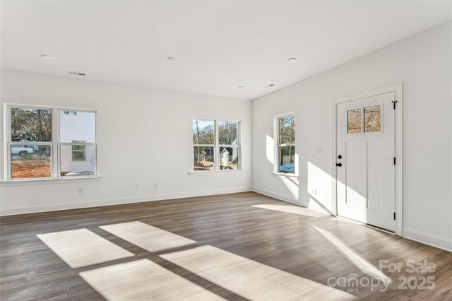 402 S Spargo Street, Dallas, NC 28034