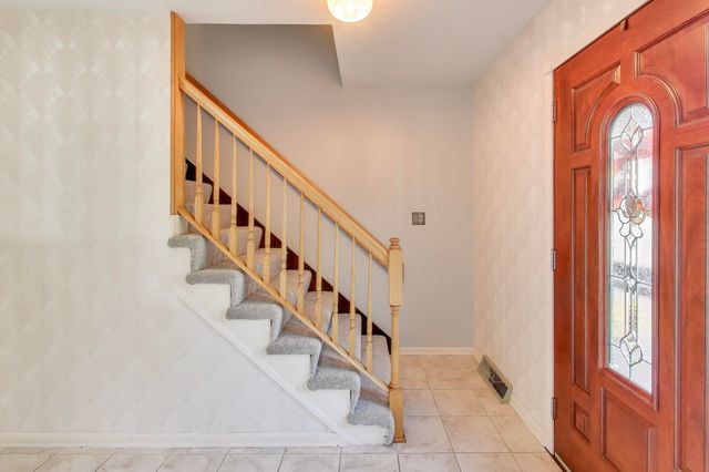 9449 Primrose Lane, Munster, IN 46321