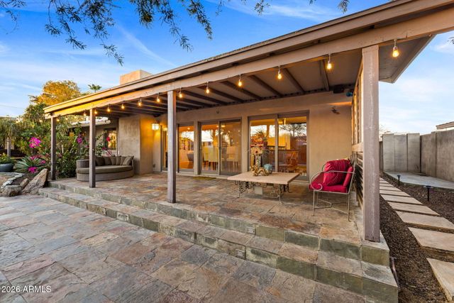 717 E ROYAL PALM Road, Phoenix, AZ 85020