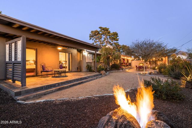 717 E ROYAL PALM Road, Phoenix, AZ 85020