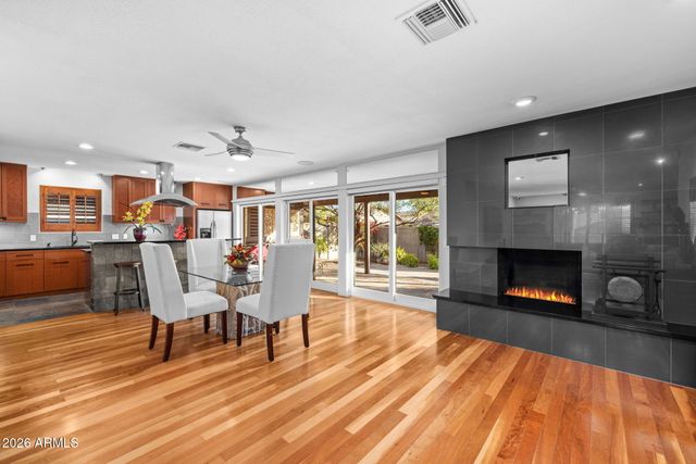 717 E ROYAL PALM Road, Phoenix, AZ 85020