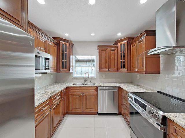 4726 ELDORADO DRIVE, Tampa, FL 33615