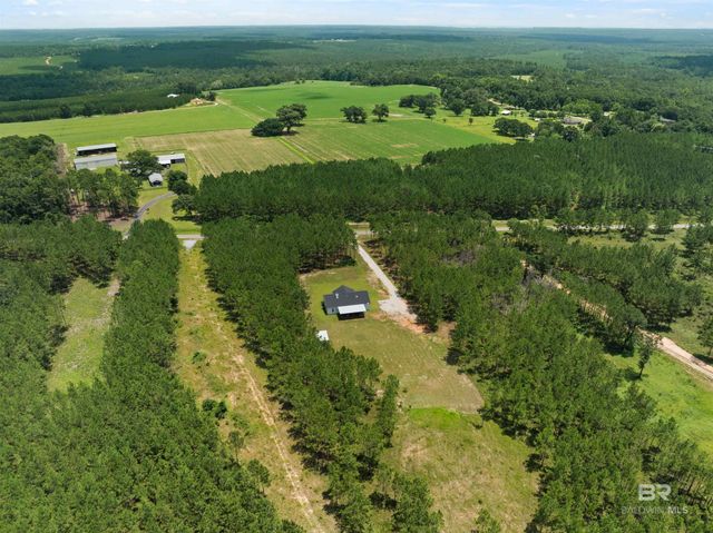 30577 Brady Road, Robertsdale, AL 36567