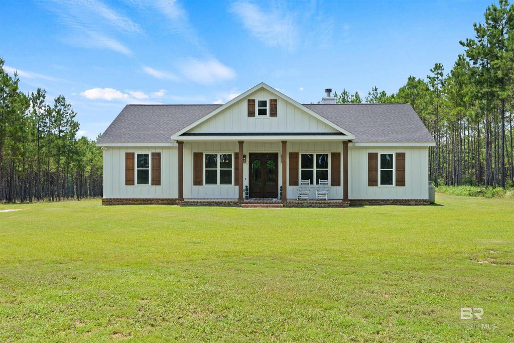30577 Brady Road, Robertsdale, AL 36567