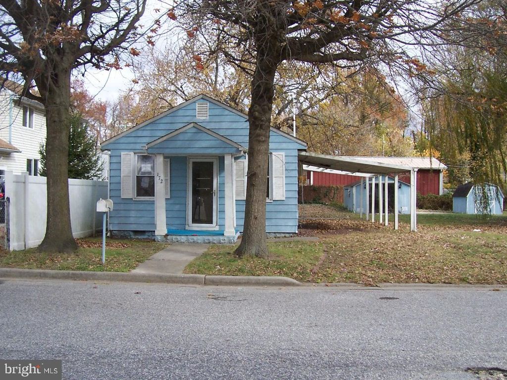 Image 1 of property listing at 172 BOSTON RD, Pennsville, NJ 08070