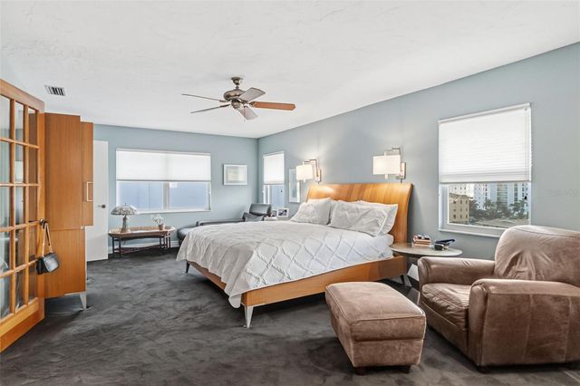 660 GOLDEN GATE POINT 61, Sarasota, FL 34236