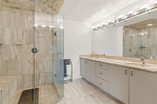 660 GOLDEN GATE POINT 61, Sarasota, FL 34236