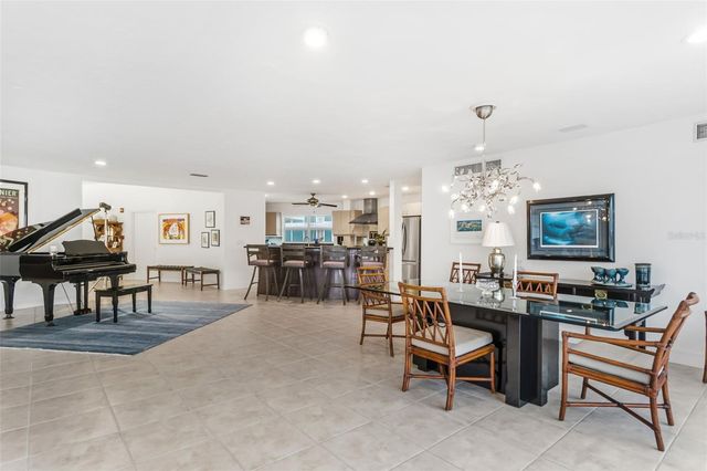 660 GOLDEN GATE POINT 61, Sarasota, FL 34236