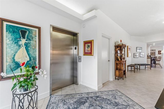 660 GOLDEN GATE POINT 61, Sarasota, FL 34236