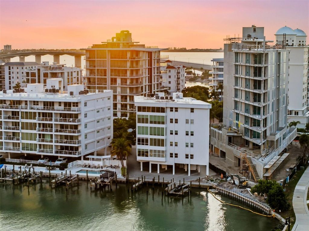 660 GOLDEN GATE POINT 61, Sarasota, FL 34236