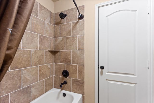 2820 Padova Court, League City, TX 77573