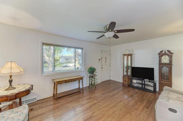 433 N Lincoln Avenue, Villa Park, IL 60181