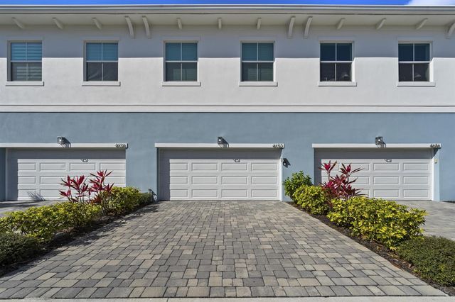 4692 SE Manatee Way, Stuart, FL 34997