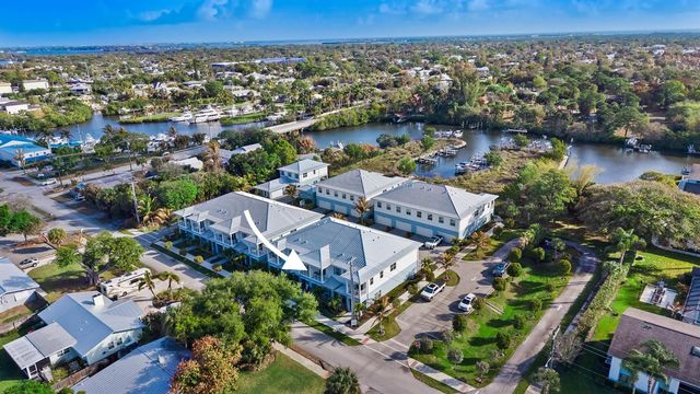 4692 SE Manatee Way, Stuart, FL 34997