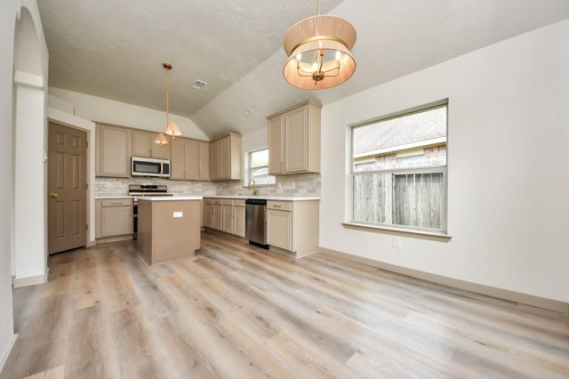 14423 Gadwall Court, Houston, TX 77044