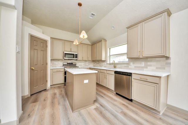 14423 Gadwall Court, Houston, TX 77044