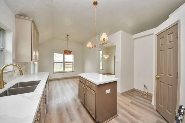 14423 Gadwall Court, Houston, TX 77044