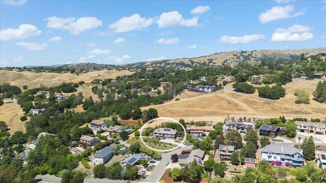 16580 Rustling Oak Court, Morgan Hill, CA 95037