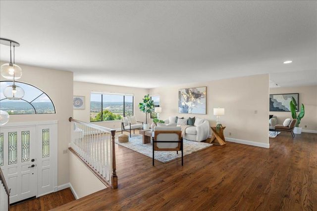 16580 Rustling Oak Court, Morgan Hill, CA 95037
