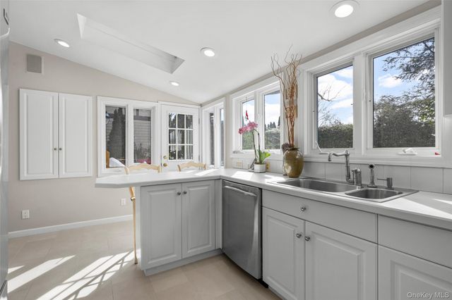 206 Knollwood Avenue, Mamaroneck, NY 10543