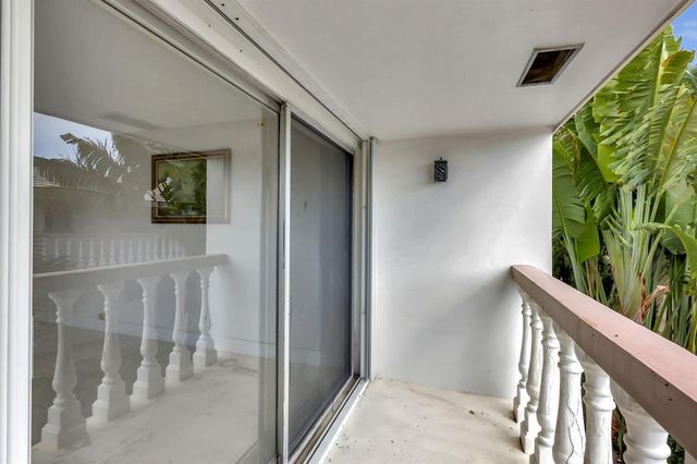 148 Yacht Club Drive 5, North Palm Beach, FL 33408