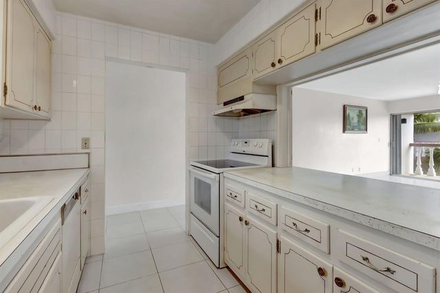 148 Yacht Club Drive 5, North Palm Beach, FL 33408