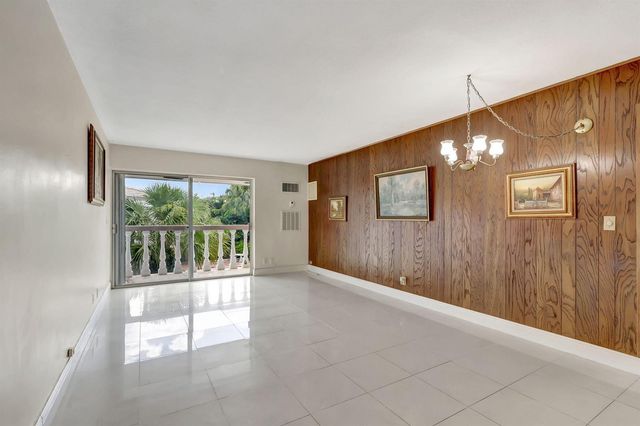 148 Yacht Club Drive 5, North Palm Beach, FL 33408