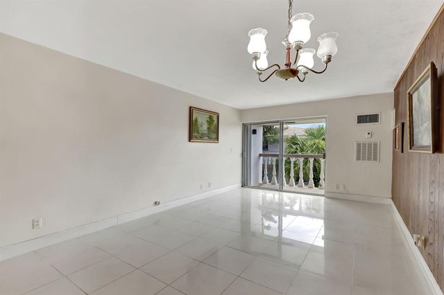 148 Yacht Club Drive 5, North Palm Beach, FL 33408