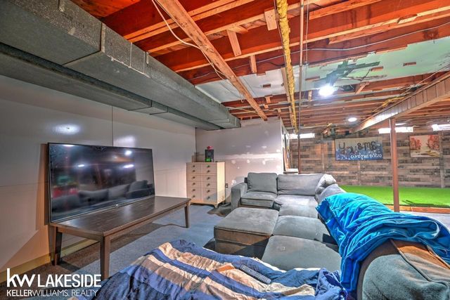 33647 Mina Drive, Sterling Heights, MI 48312