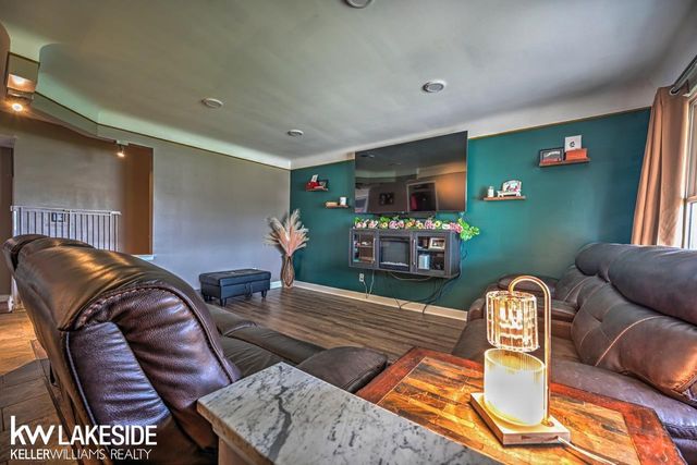 33647 Mina Drive, Sterling Heights, MI 48312