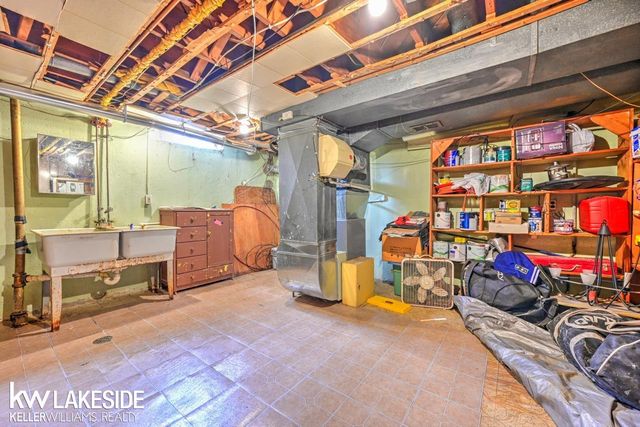 33647 Mina Drive, Sterling Heights, MI 48312