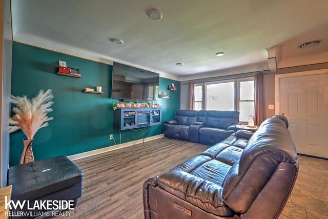 33647 Mina Drive, Sterling Heights, MI 48312