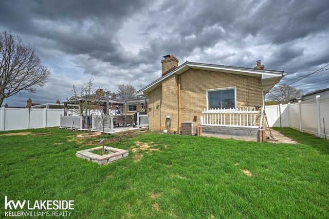 33647 Mina Drive, Sterling Heights, MI 48312