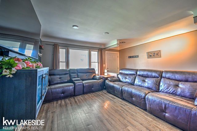 33647 Mina Drive, Sterling Heights, MI 48312