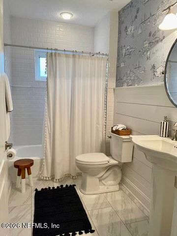 922 1ST Street S 302, Jacksonville Beach, FL 32250